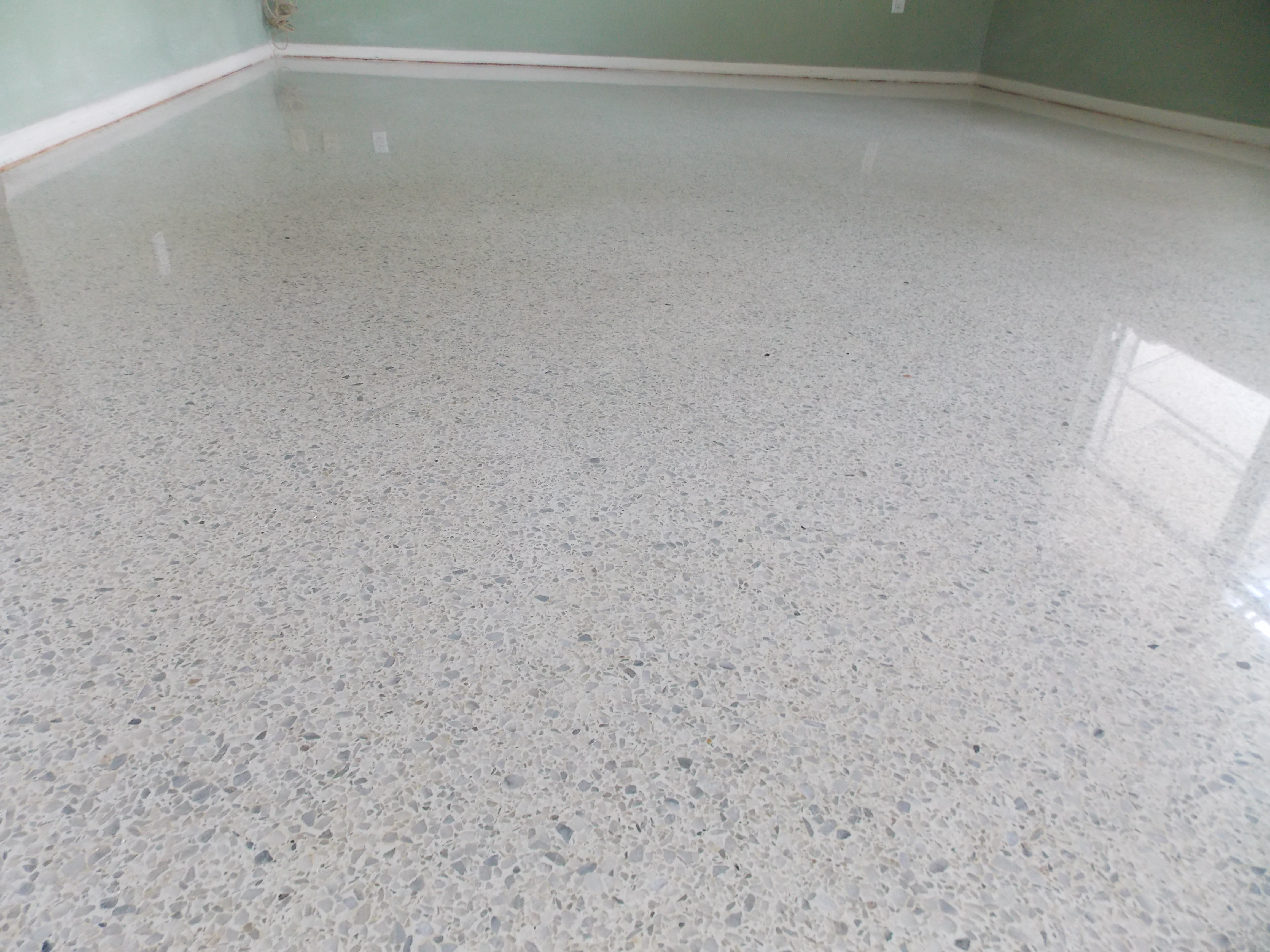 Terrazzo polishing and shining